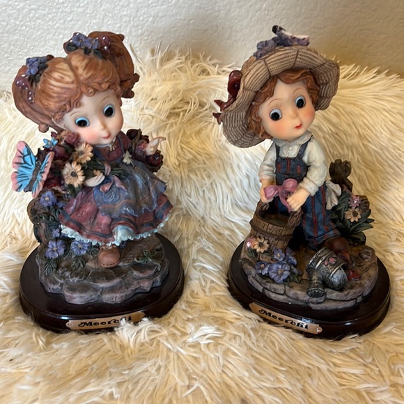 Meerchi Accents 2 Adorable Little Girl With Flowers And Apples